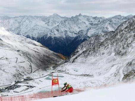Austria's Scheib wins Soelden giant slalom, Shiffrin fourth
